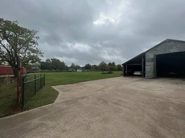 310 W Hughes Street, Collinsville, TX 76233 - Image #2