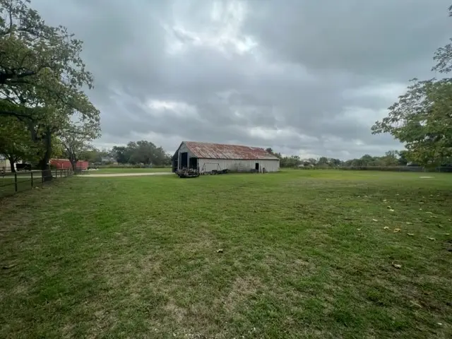 310 W Hughes Street, Collinsville, TX 76233 - Image #3