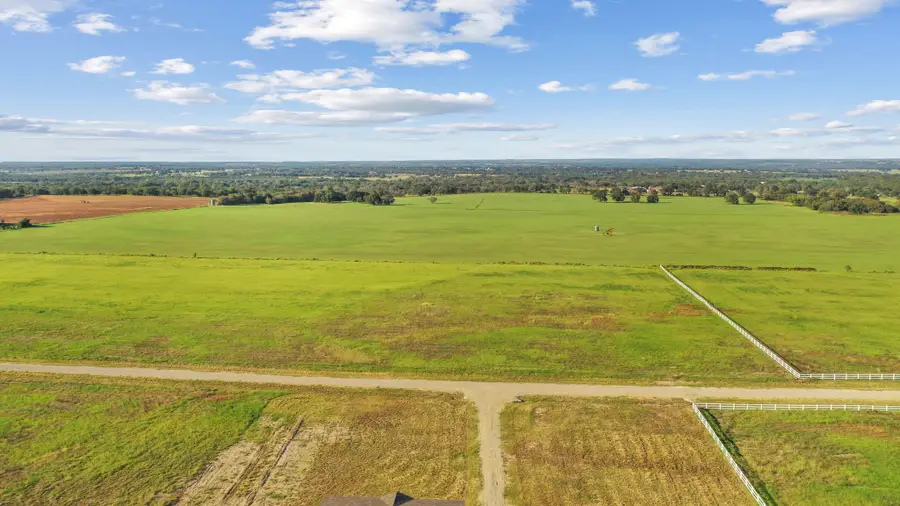 213 Homestead Court, Lipan, TX 76462 - Image #2