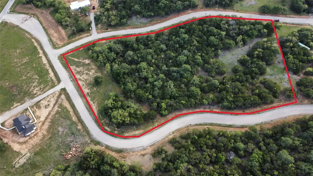 106 Wooded Acres Drive, Mineral Wells, TX 76067 - Image #1