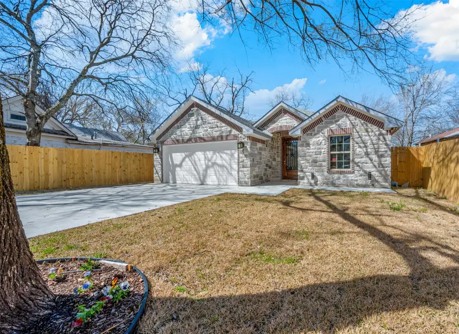 1006 W Brown Street, Ennis, TX 75119 - Image #2