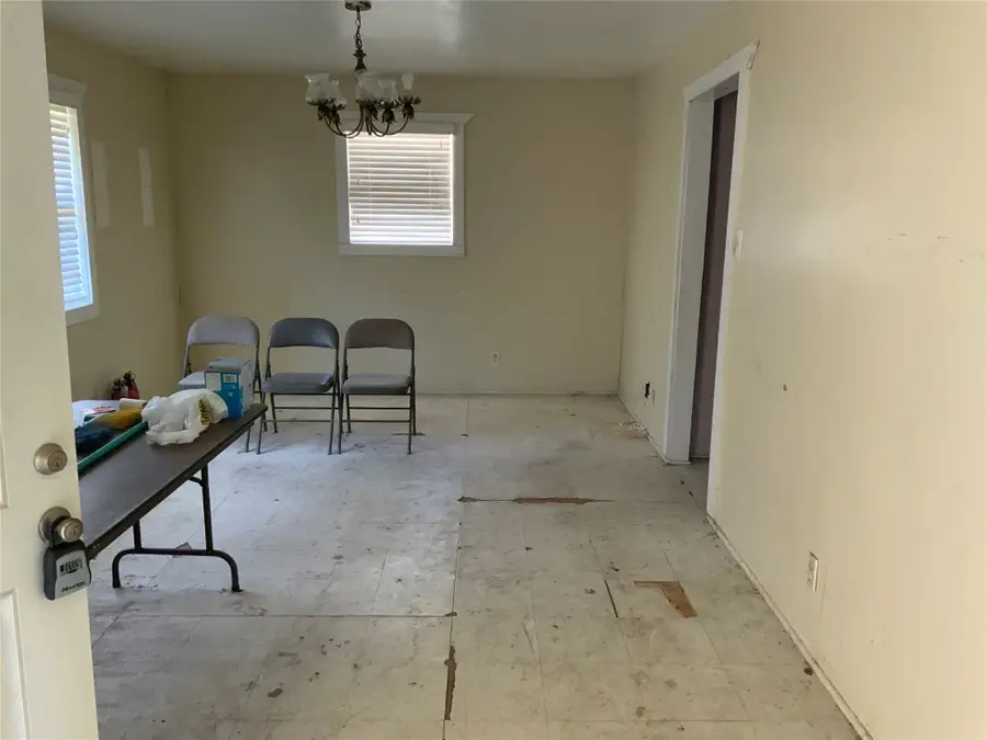 400 N Weaver Street, Gainesville, TX 76240 - Image #3