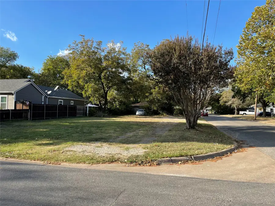 915 E Spring Street, Sherman, TX 75090 - Image #3