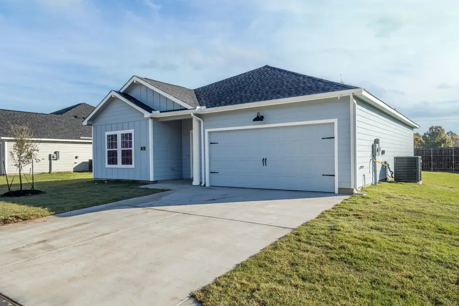 223 Faith Lane, Tioga, TX 76271 - Image #2