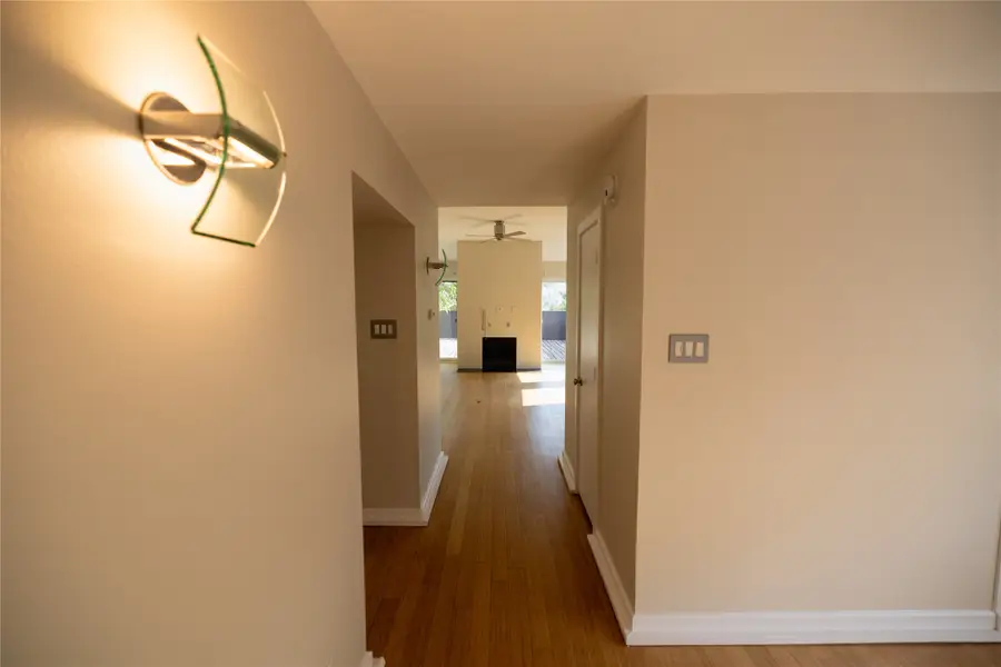 2643 Mccart Avenue, Fort Worth, TX 76110 - Image #3