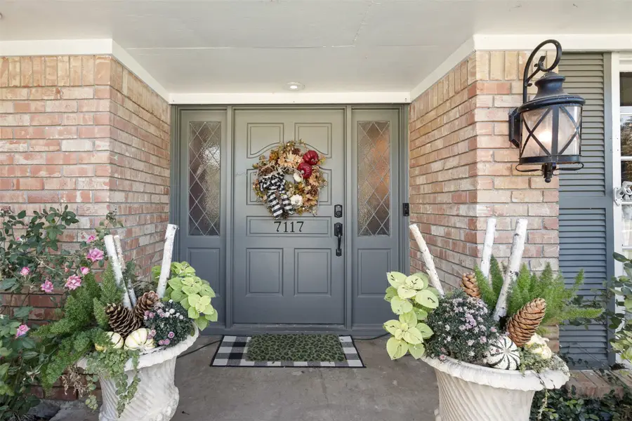 7117 Serrano Drive, Benbrook, TX 76126 - Image #2