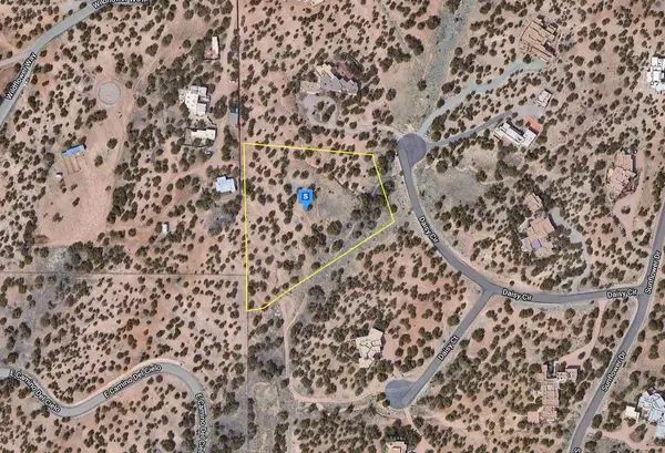 16 Daisy Circle, Santa Fe, NM 87506