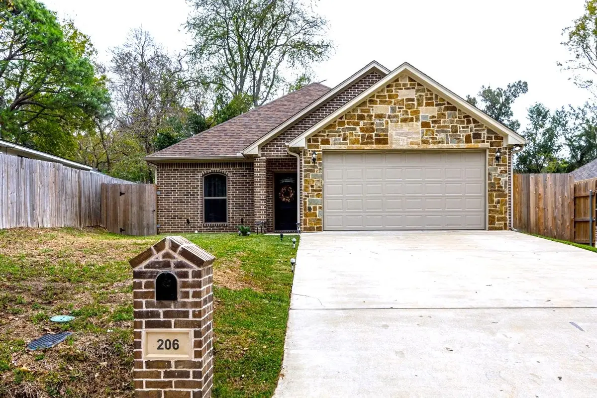 206 Willowbrook Avenue, Tyler, TX 75702 - Image #1