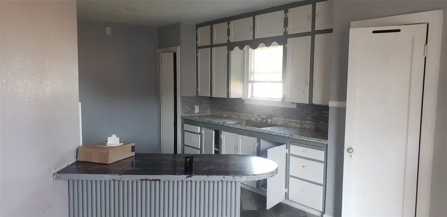 2517 Glencrest Drive, Fort Worth, TX 76119 - Image #2