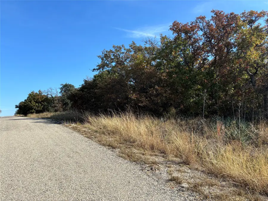 7135 Emerald Drive, Brownwood, TX 76801 - Image #2