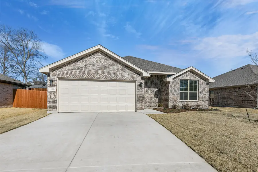 1102 Holly Street, Cleburne, TX 76033 - Image #2