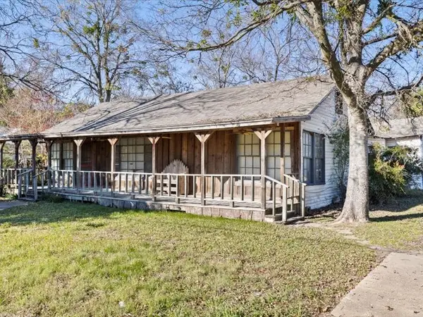 555 E James Street, Wills Point, TX 75169