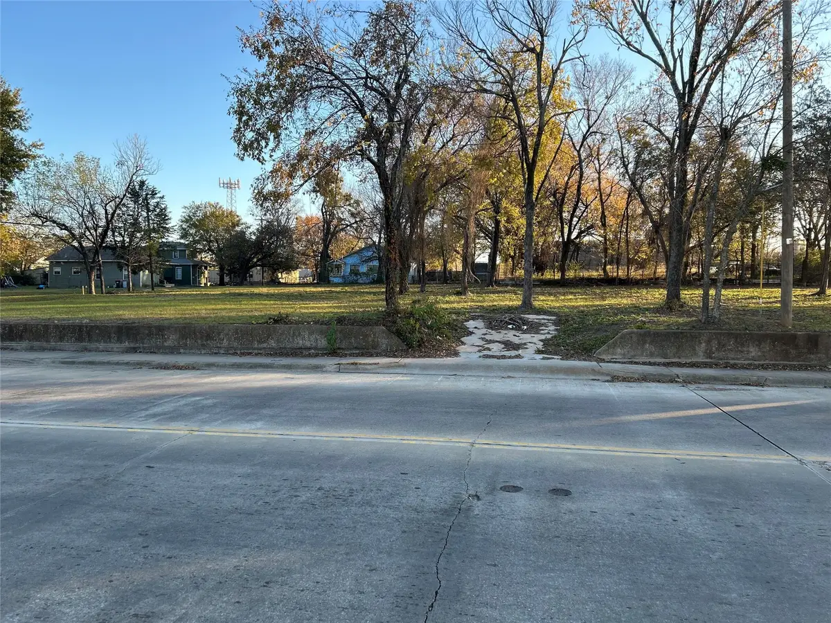 138 Pine Bluff Street, Paris, TX 75460 - Image #1