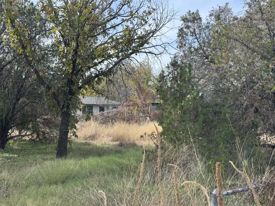 207 Stone Street, Granbury, TX 76048 - Image #2