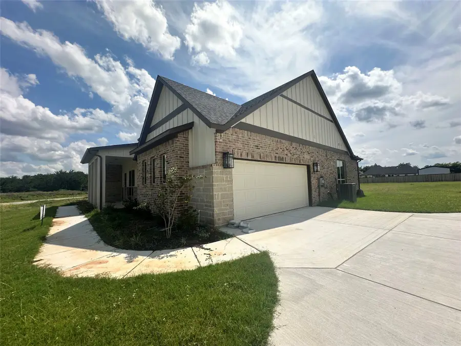 215 Stuart Street, Paradise, TX 76073 - Image #2