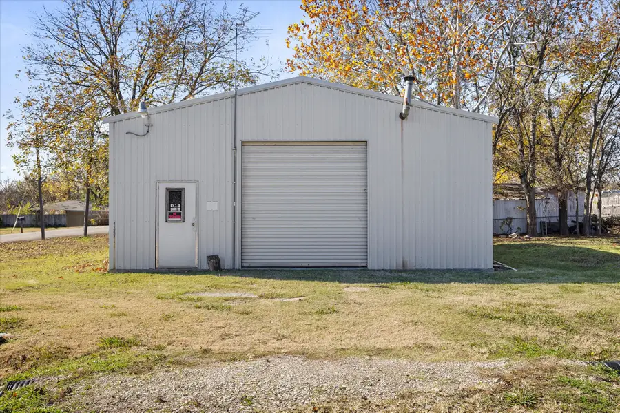 715 E 10th Street, Kemp, TX 75143 - Image #2