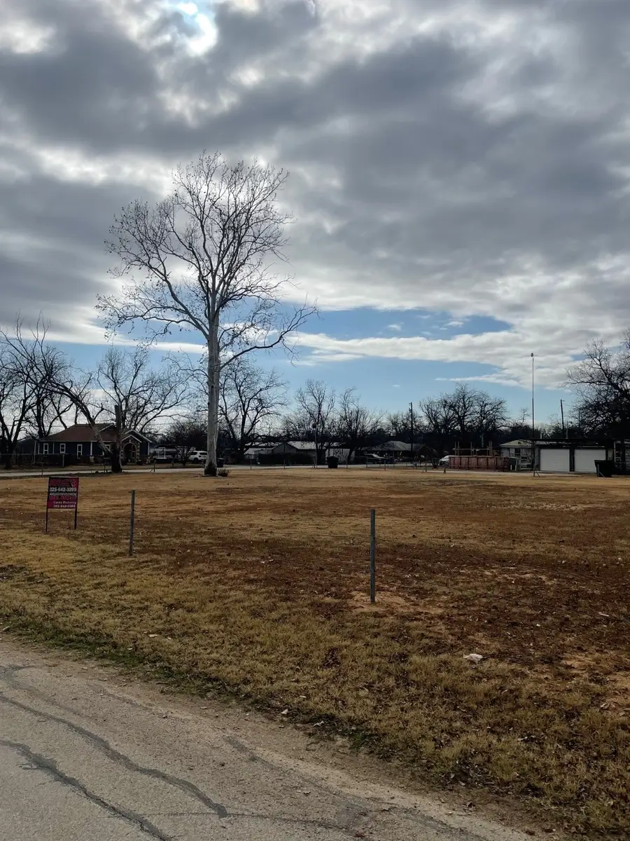 1701 Dallas Street, Brownwood, TX 76801 - Image #3