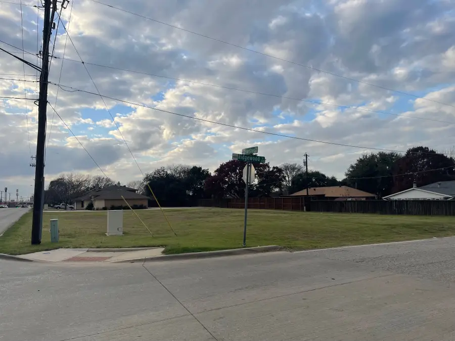 203 Swisher Road, Lake Dallas, TX 75065 - Image #2