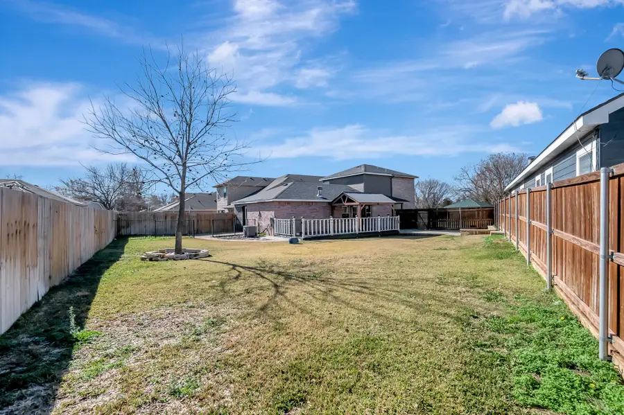 716 River Hill Lane, Fort Worth, TX 76114 - Image #2