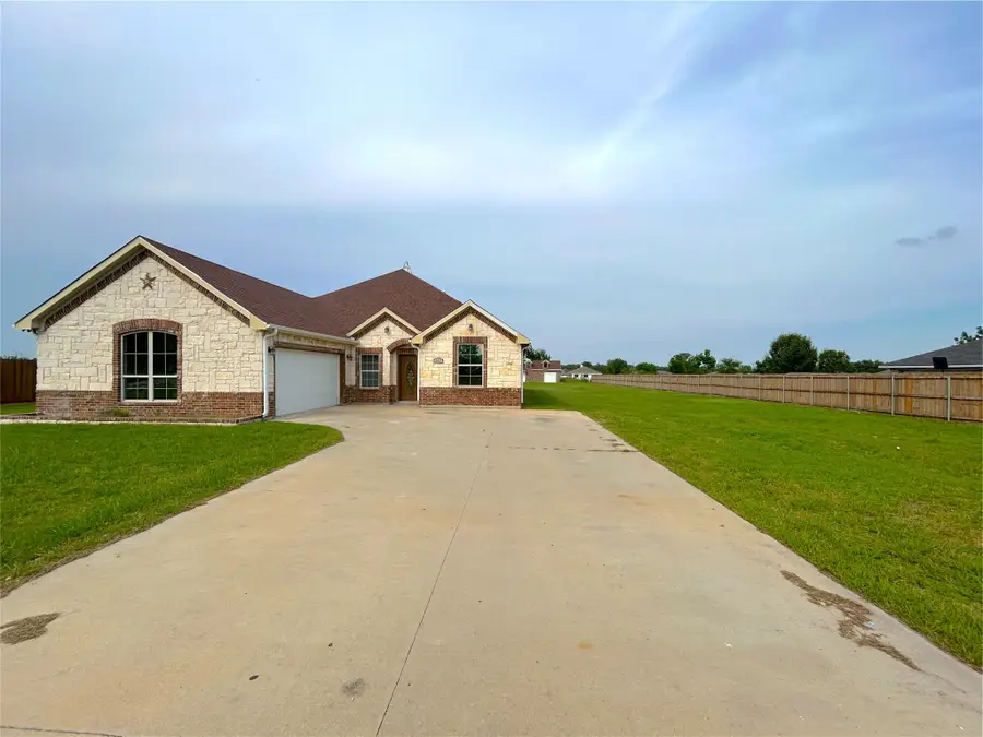 151 Crump Circle, Red Oak, TX 75154 - Image #2