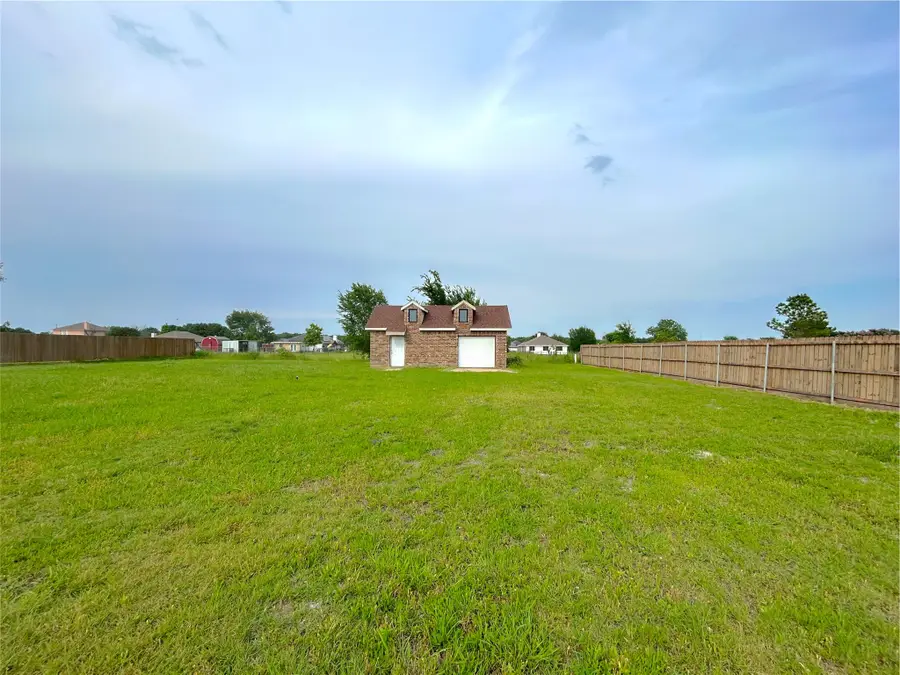 151 Crump Circle, Red Oak, TX 75154 - Image #3