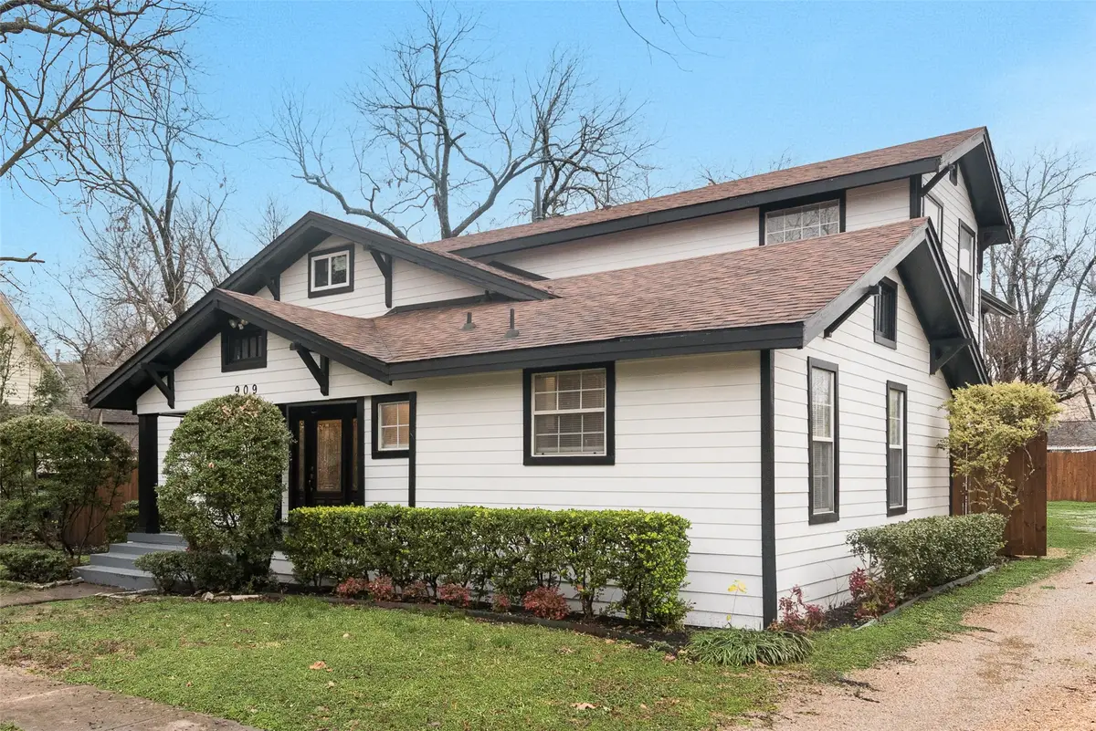 909 W E Avenue E, Garland, TX 75040 - Image #1