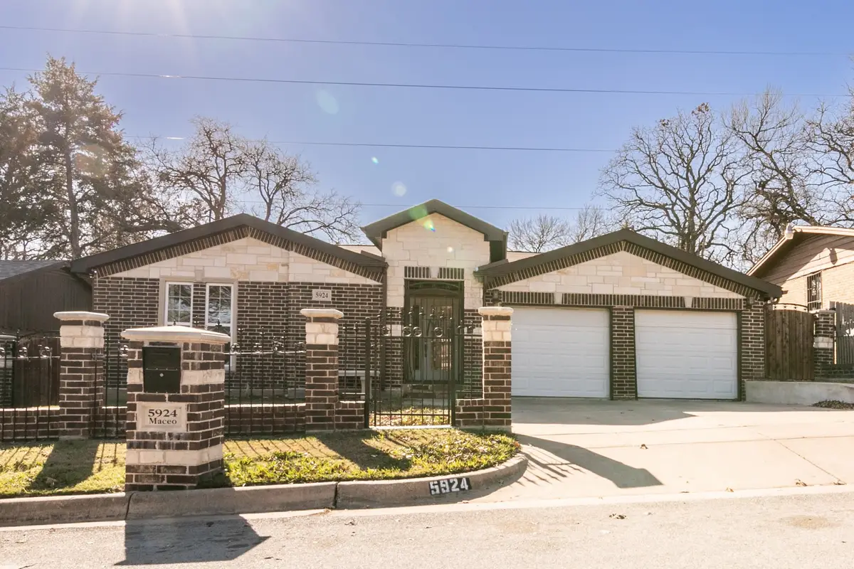 5924 Maceo Lane, Fort Worth, TX 76112 - Image #1