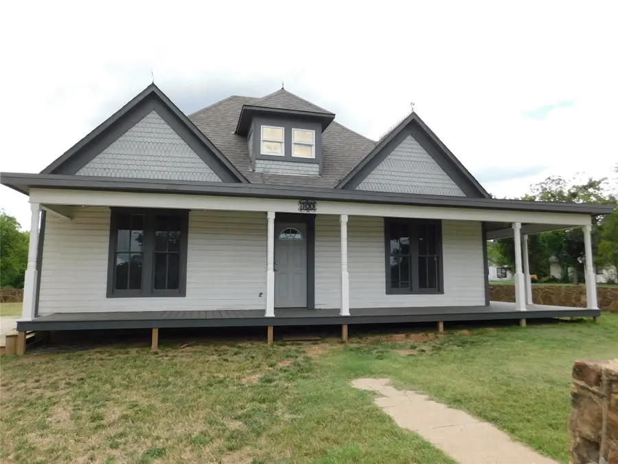 700 Kentucky Street, Graham, TX 76450 - Image #2