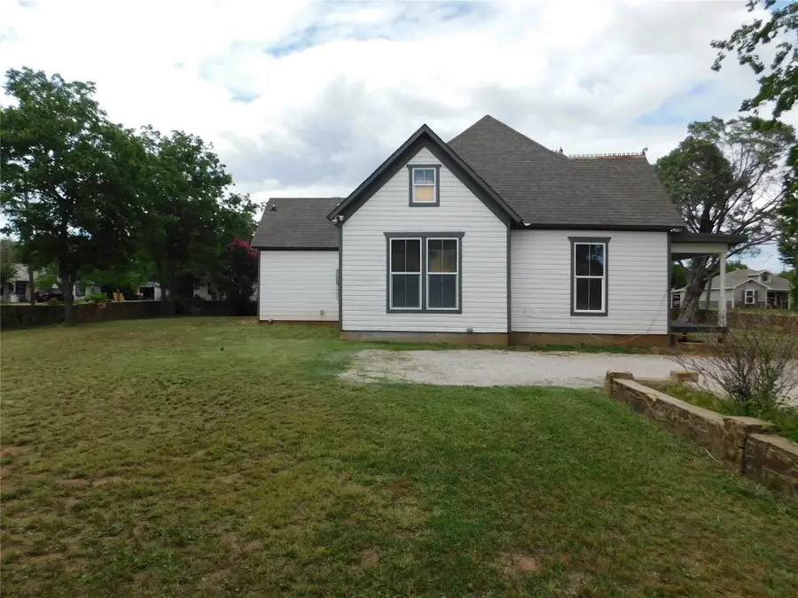 700 Kentucky Street, Graham, TX 76450 - Image #3