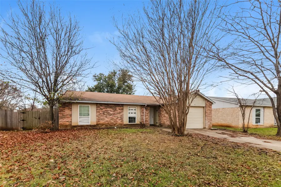 3817 Longmeadow Way, Fort Worth, TX 76133 - Image #3