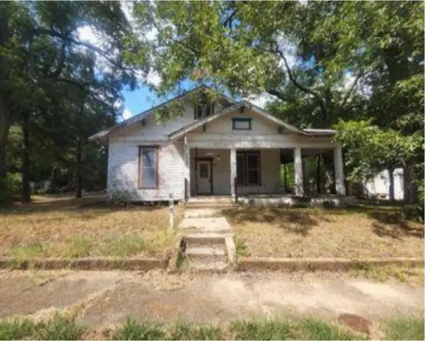726 W Sherman Street, Paris, TX 75460