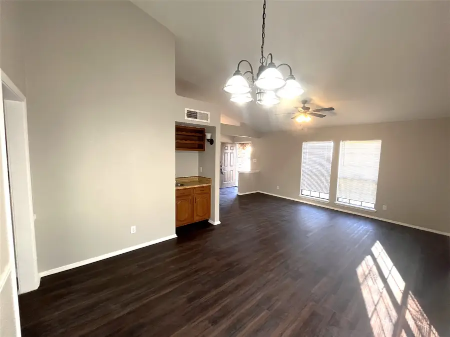 432 E Belt Line Road, Cedar Hill, TX 75104 - Image #2