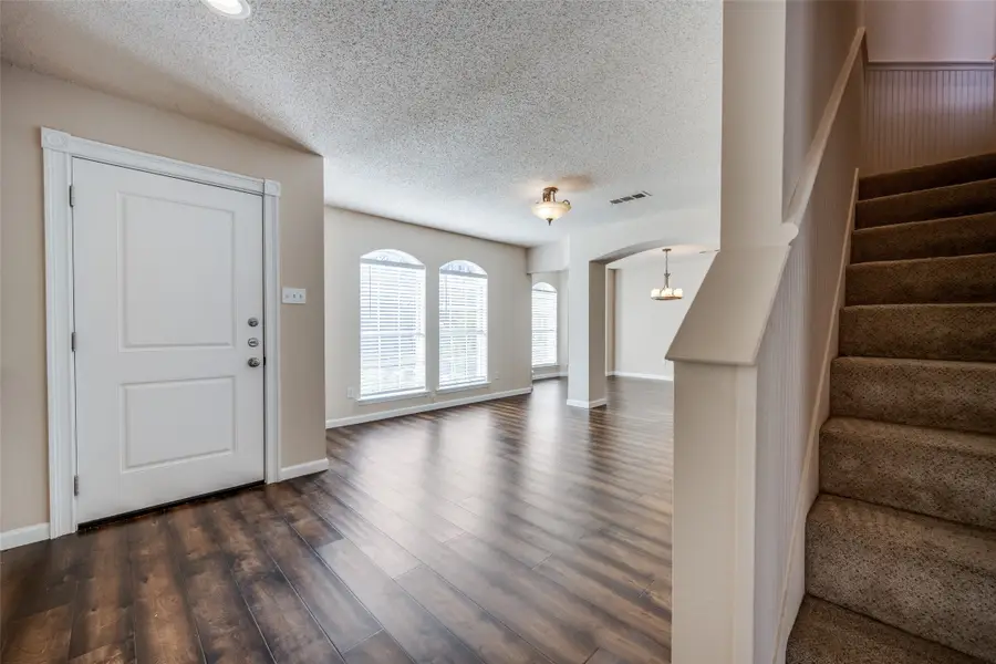 3214 Meadowview Drive, Corinth, TX 76210 - Image #2