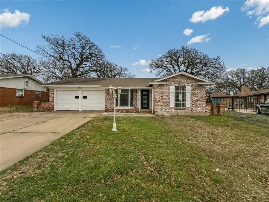 6129 Forest Edge Drive, Forest Hill, TX 76119 - Image #2