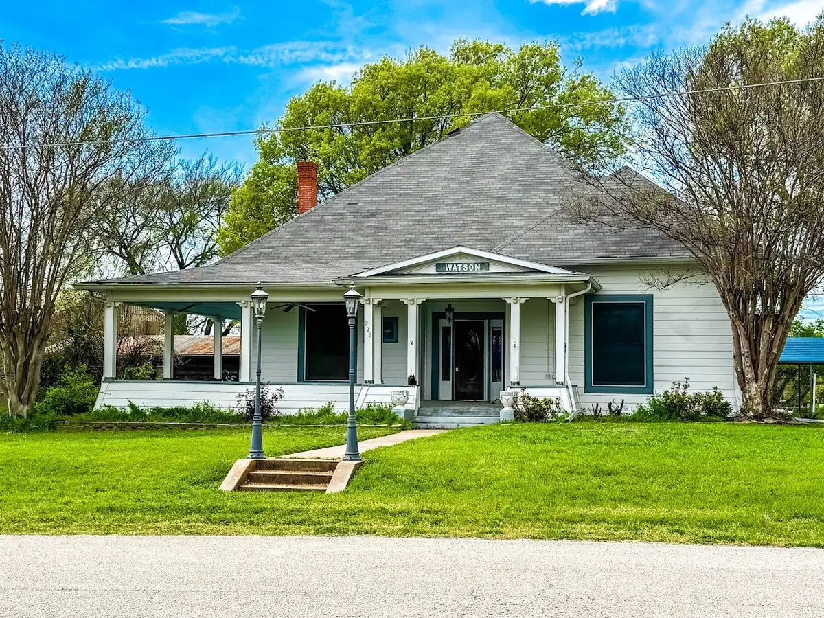 221 N Mount Street, Fairfield, TX 75840 - Image #1