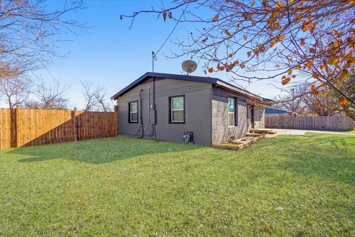 112 N Masters Drive, Dallas, TX 75217 - Image #1