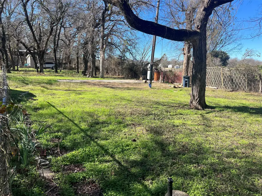 3835 Avra Circle, Granbury, TX 76048 - Image #2