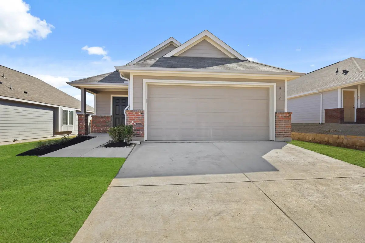 917 Rocket Plane Drive, Fort Worth, TX 76131 - Image #1