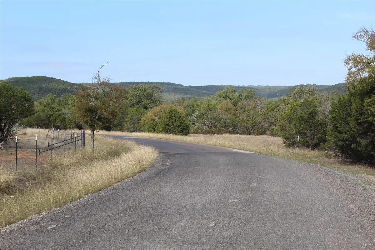 975 N. Lakeview Dr, Palo Pinto, TX 76484 - Image #1