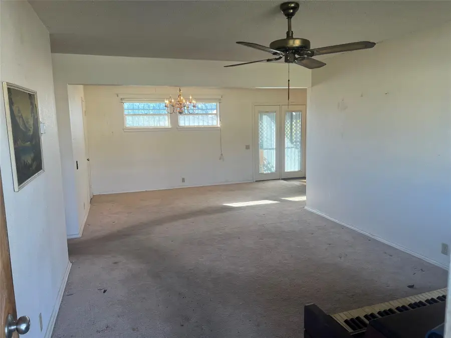 1604 Parkdale Drive, Wichita Falls, TX 76306 - Image #2