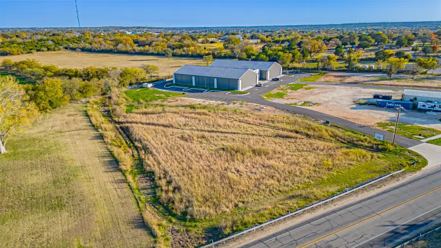 940 Tucker Way, Granbury, TX 76048 - Image #2