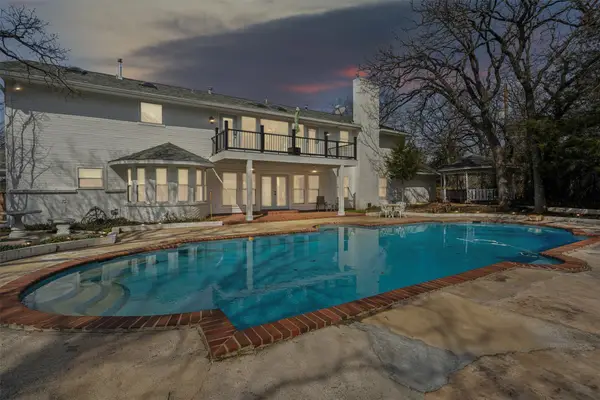 5908 Waterview Drive, Arlington, TX 76016