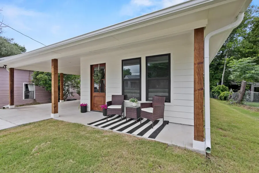 308 Santa Fe, Wolfe City, TX 75496 - Image #2