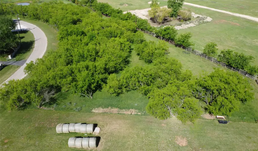 3212 Sunrise Court, Granbury, TX 76048 - Image #3