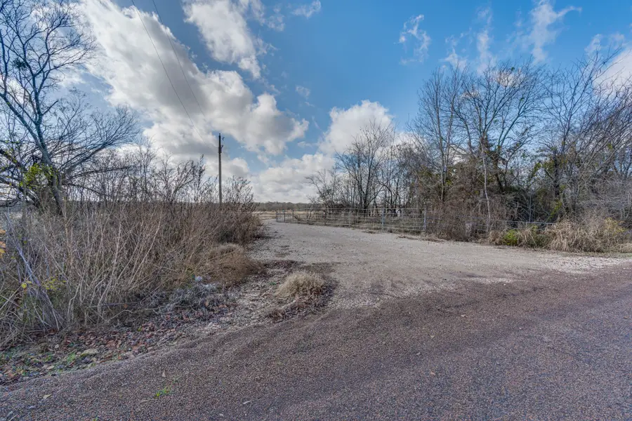 811 1st Street, Maypearl, TX 76064 - Image #2