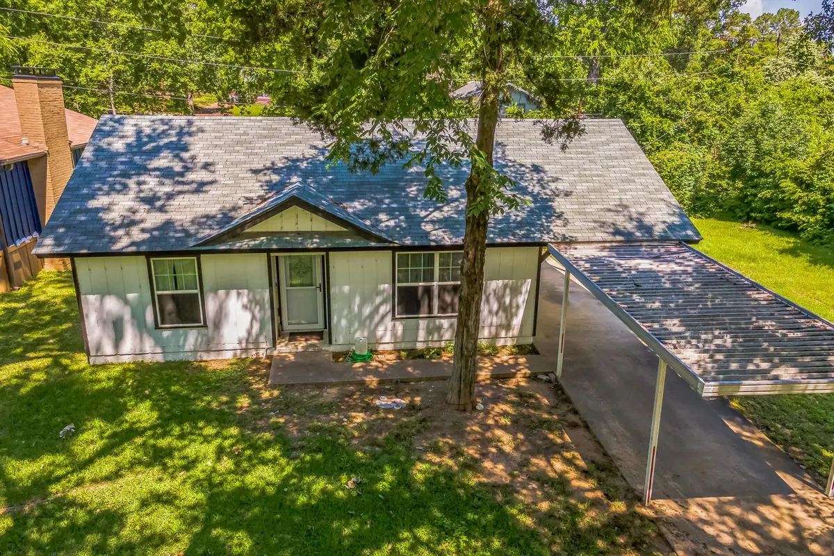 521 Hilltop Drive, Tool, TX 75143 - Image #1