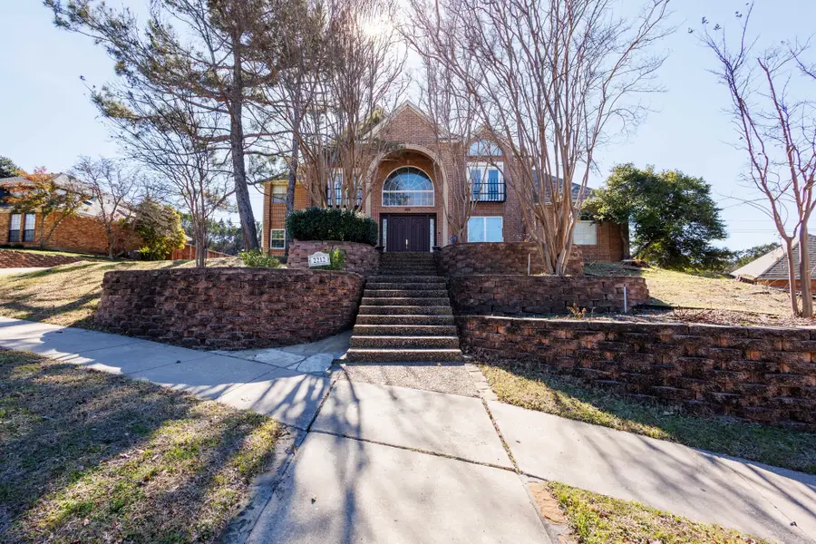 2212 Valley View Drive, Cedar Hill, TX 75104 - Image #2