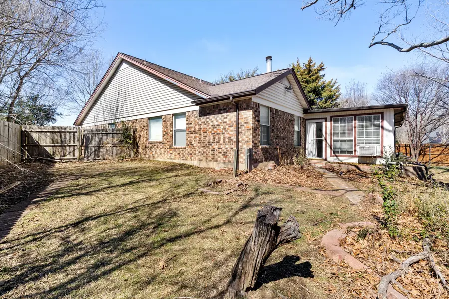 1215 Harvell Court, Cedar Hill, TX 75104 - Image #2