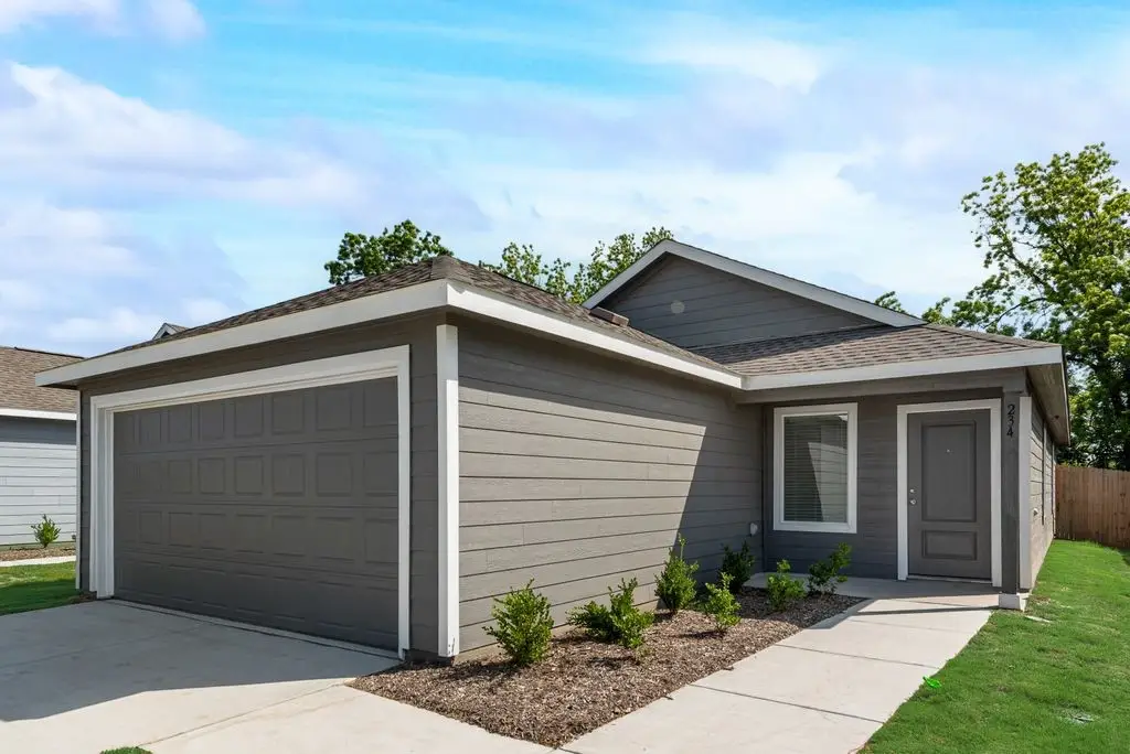 234 Willow Way, Victoria, TX 75141 - Image #1