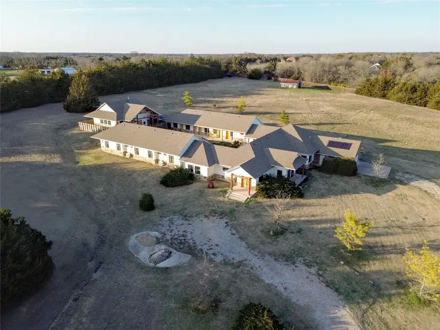 172 Burks Drive, Whitewright, TX 75491 - Image #3